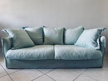 Divano Maison du Monde in puro lino acquamarina