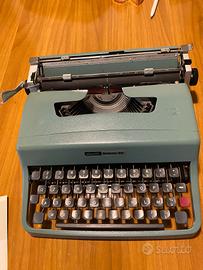 Macchina da scrivere olivetti lettera 32