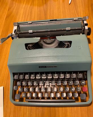 Macchina da scrivere olivetti lettera 32