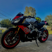 Aprilia tuono v4 factory