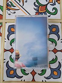 Ligabue su e giù da un palco