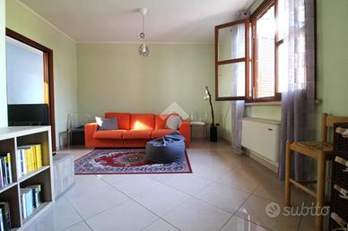 PORZIONE DI BIFAMILIARE A SUZZARA