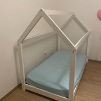 Letto per bambini a forma di capanna