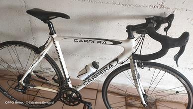  bici in carbonio marca Carrera 