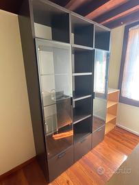 Libreria vetrinetta componibile in legno scuro