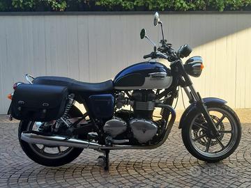 Tiumph bonneville se