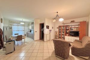 3 LOCALI A ORTA DI ATELLA