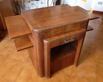 Scrivania mobile antico particolare