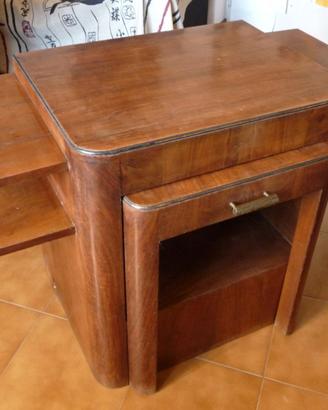 Scrivania mobile antico particolare