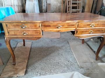 Scrivania centro noce Luigi XV barocco veneziano