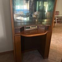 Mobile bar vintage con radio mangiacassette