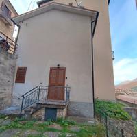 Casa a 2 livelli con ingresso indipendente