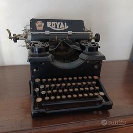Macchina da scrivere ROYAL