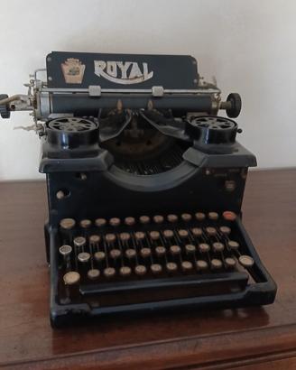 Macchina da scrivere ROYAL