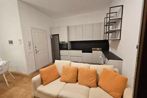 Bilocale ristrutturato arredato centro Monza