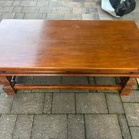 tavolino il legno massiccio