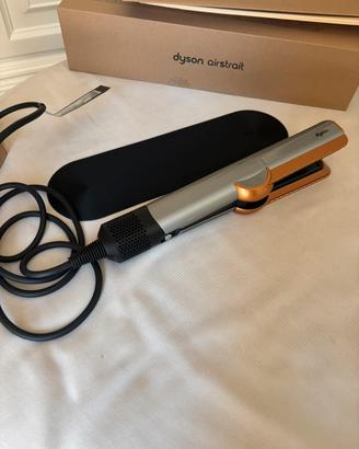 Dyson Aistrait, usata pochissimo, come nuova.