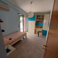 mobili vari cameretta armadio tavolo 