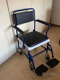 Sedia a rotelle comoda per anziani