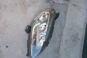 Faro anteriore destro fiat dobló