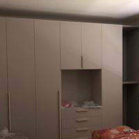  armadio + mensole a decorazione parete