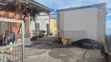 CASA INDIPENDENTE A PIEDIMONTE ETNEO