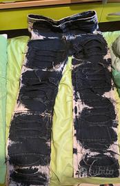 jeans strappati neri