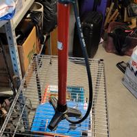 pompa gonfiaggio bici