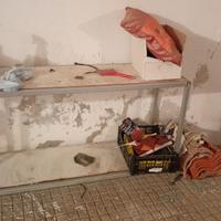 tavolo  in legno e alluminio 