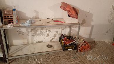 tavolo  in legno e alluminio 