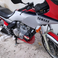 Yamaha XJ 750