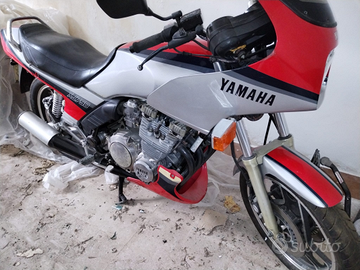 Yamaha XJ 750