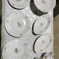 servizio di piatti leggere bene