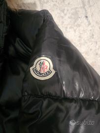 Piumino Moncler Nero Lucido con Cappuccio in Pelle
