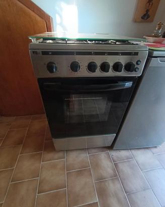 Stufa a gas con forno