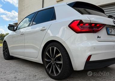 AUDI A1 SPORTBACK 30 TFSI S TRONIC