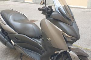 YAMAHA xmax 300
