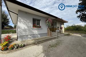 Villetta bifamiliare tutta su un piano, completame