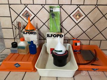 Kit per sviluppo foto b/n poco usato del 1970