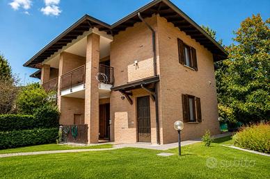 Villa di 210 m² con 4 locali e box auto doppio a C