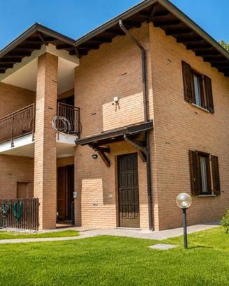 Villa di 210 m² con 4 locali e box auto doppio a C