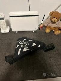 Tasca porta oggetti per sotto canna bici