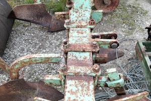 aratro-estirpatore Volentieri 