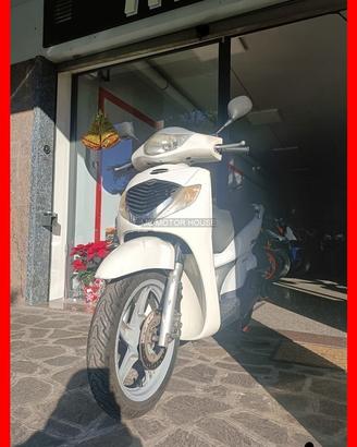 Honda sh 125 +0maggi0 casco+rate senza busta paga+