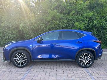 Lexus NX 350h F Sport 35.500 km, passaggio incluso