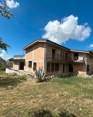 Fabbricato rustico in corso di costruzione