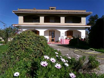 casale su 3 ettari di lotto