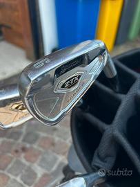 Sacca da golf con set ferri srixon z-tx