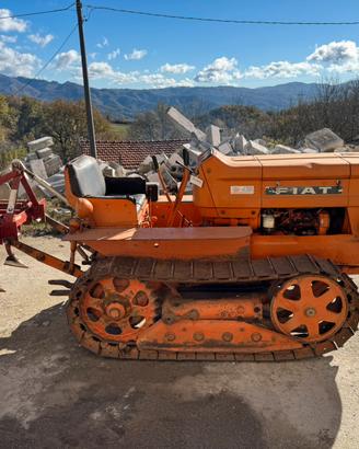 Trattore cingolato Fiat 355 con fresa e tiller