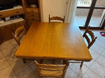 Tavolo cucina e sedie